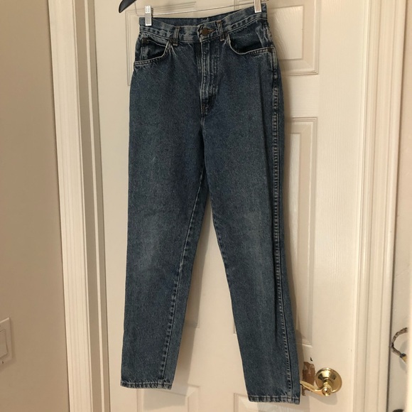 90’s Chic brand extra high rise tapered mom jeans - Picture 2 of 3